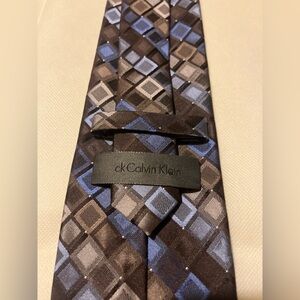ck Calvin Klein 100% Silk Tie Blue Gray Geometric Squares